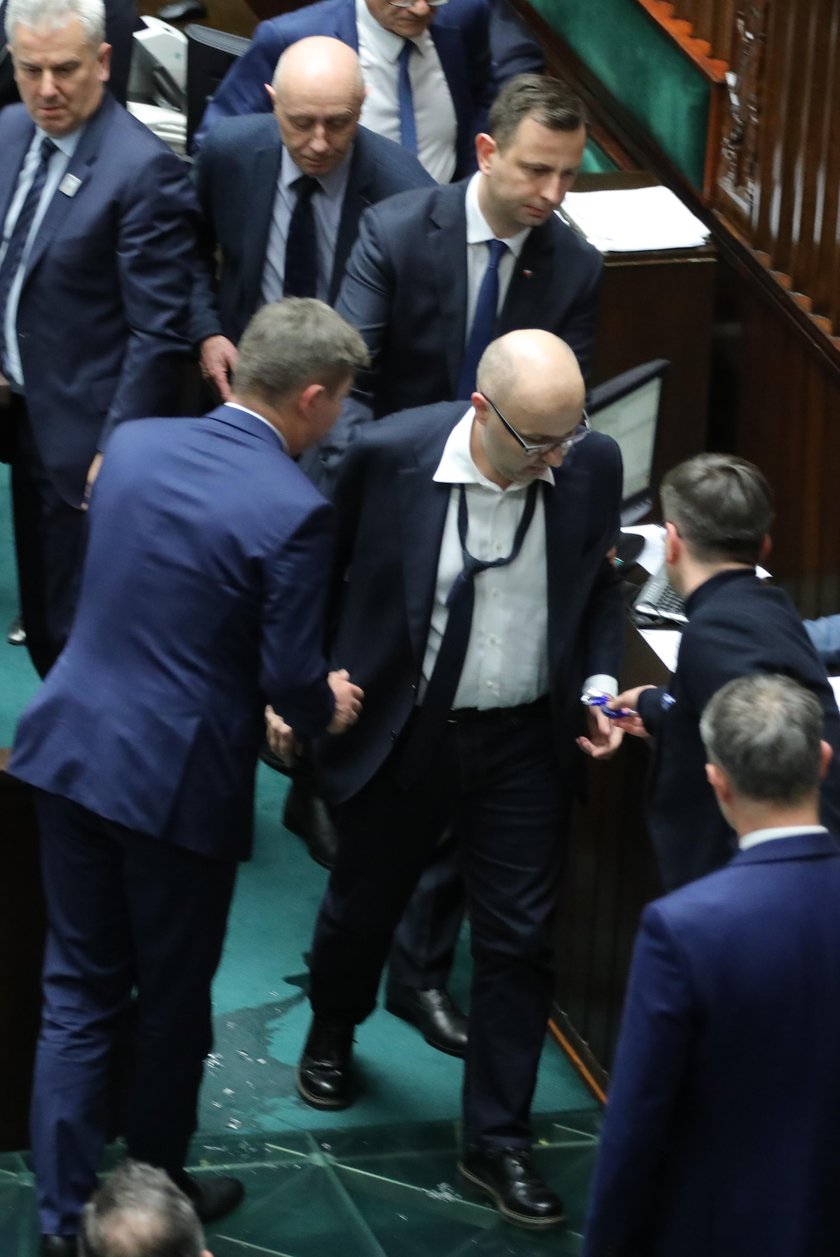 Poseł Robert Kropiwnicki zasłabł podczas obrad Sejmu