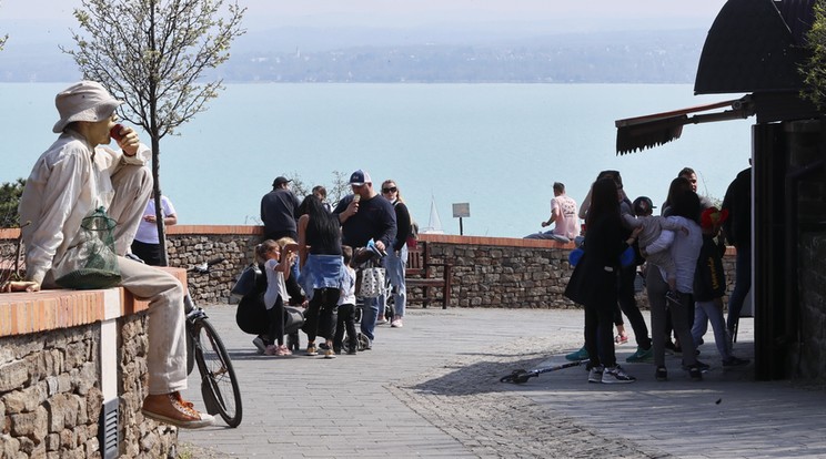 A tihanyi cukr&aacute;szd&aacute;ban a csapvizet is kisz&aacute;ml&aacute;zzak, &eacute;s nem is olcs&oacute; / Fot&oacute;: Fuszek G&aacute;bor