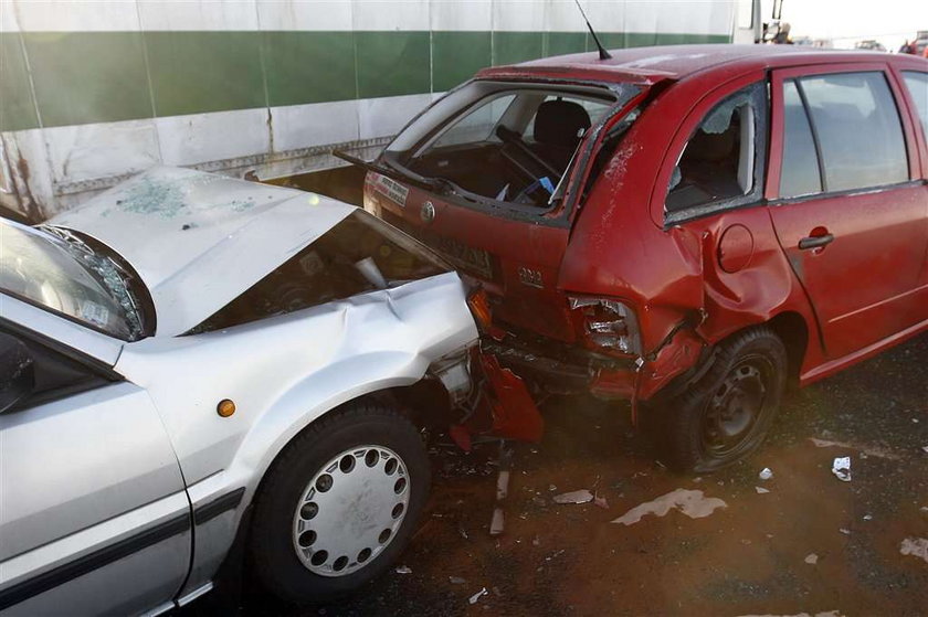 Ofiary śmiertelne w karambolu na A4. Trasa zablokowana