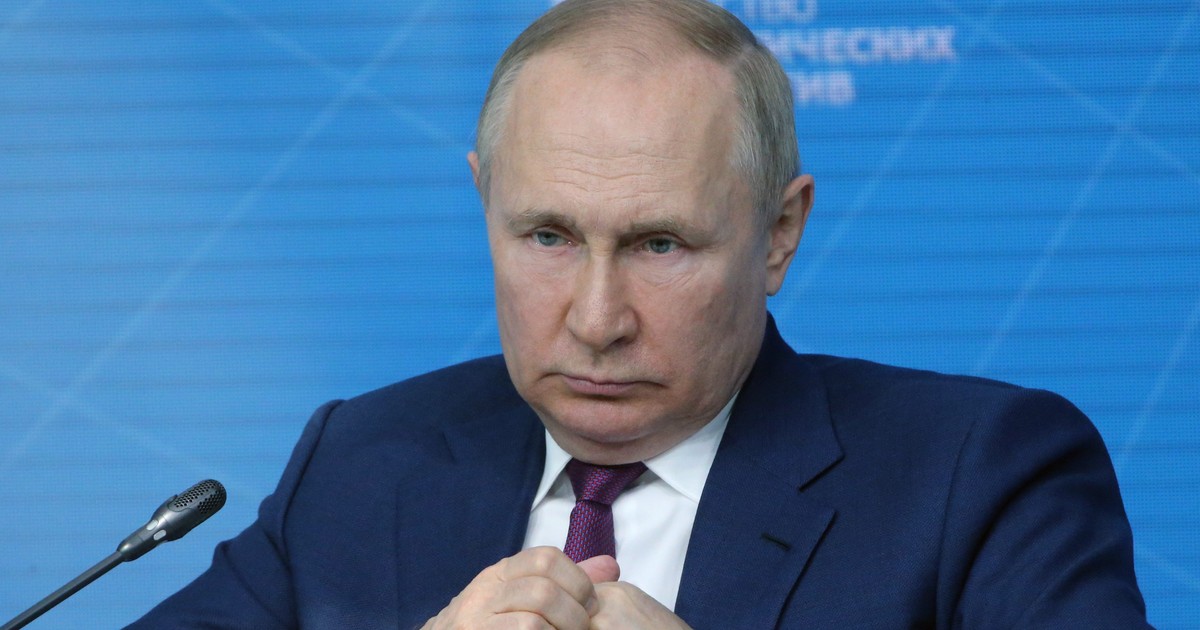 Former US ambassador to Russia says he doesn't see Putin recovering from his mistakes in the Ukraine war - Vimarsana News