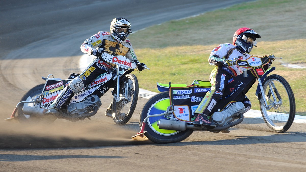 Duński żużlowiec Kenneth Bjerre miał poważny wypadek podczas meczu brytyjskiej Elite League pomiędzy Eastbourne Eagles i Peterborough Panthers (56:37). Uczestnik cyklu SGP doznał kontuzji nadgarstka oraz kolana.