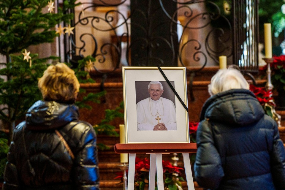 W katedrze w Moguncji stoi podobizna byłego papieża Benedykta XVI