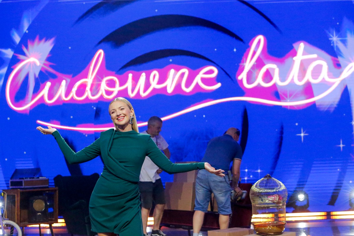 Barbara Kurdej-Szatan prowadzi w TVP program "Cudowne lata". Pochwaliła się w sieci powrotem do stacji