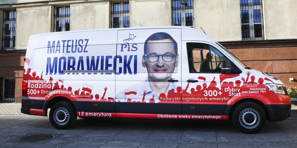 Siedem miast z okręgu wyborczego premiera Mateusza Morawieckiego otrzymało największe dotacje ze specjalnego funduszu. Według raportu Fundacji Batorego kryteria ich przyznawania były niejasne.