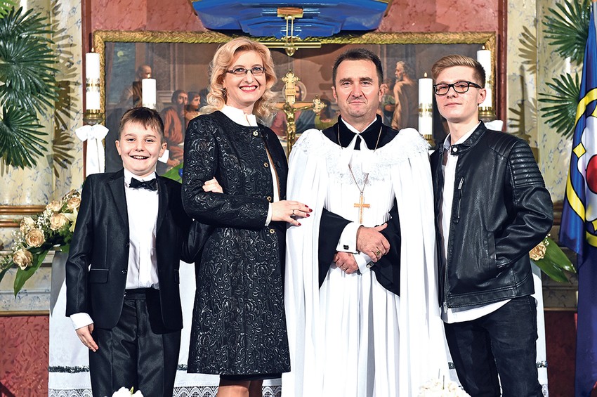 SEAVC u Srbiji je članica velike porodice luteranskih crkava. Članica je Svetskog luteranskog saveza, koji je osnovan 1947. godine i predstavlja globalno zajedništvo 142 crkve luteranske tradicije, i zastupa više od 72,2 miliona hrišćana u 79 zemalja