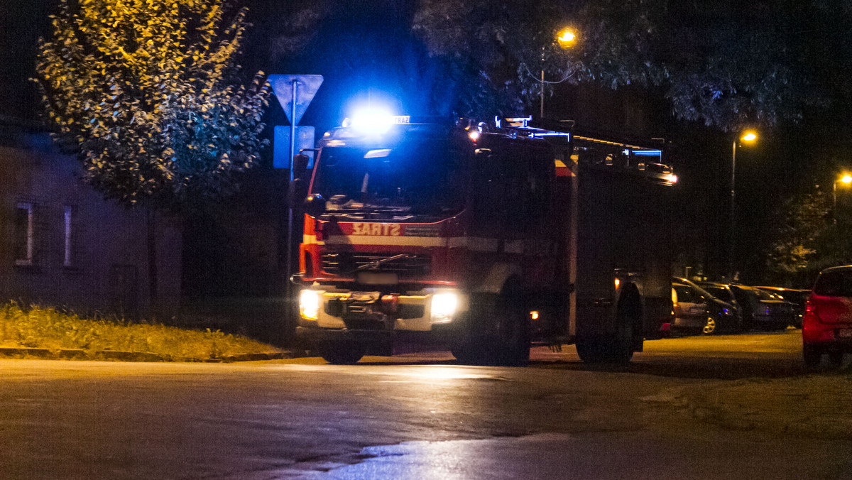 Pożar kamienicy w Pruszkowie. Nie żyją dwie osoby