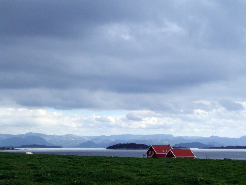 Norwegia to kraj o powierzchni większej od Polski, w którym żyje zaledwie 5 mln Norwegów. Jej nazwa pochodzi od staronordyckiego zwrotu "nord vegen" oznaczającego drogę na północ. Stavanger położone jest na południowym zachodzie kraju.