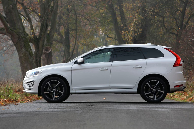 Volvo XC60 T5 R-Design - Autostradowa terenówka