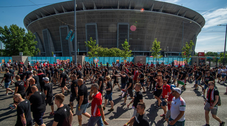 Magyar szurkolók a Puskás Arénáná/MTI/Balogh Zoltán