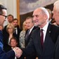 Premier Mateusz Morawiecki, poseł PiS Antoni Macierewicz, były sekretarz stanu w KPRM i pełnomocnik rządu ds. strategicznej infrastruktury energetycznej Piotr Naimski na wręczeniu najwyższych polskich odznaczeń - Orderów Orła Białego