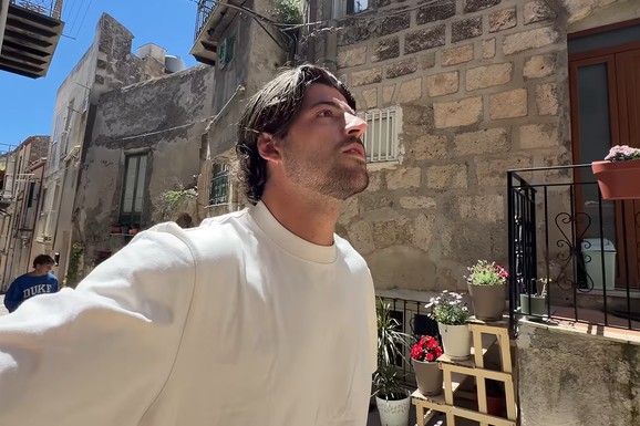 Otišao u Italiju da kupi kuću za jedan evro - kada je zakoračio unutra sve mu je bilo jasno: "Shvatio sam zašto su tako jeftine!" (VIDEO)