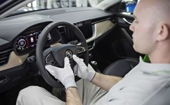 Skoda SCALA już w produkcji. Koncern daje pracę Polakom. Ile na rękę? 'To ponadprzeciętne zarobki'