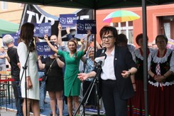 'Tu jest Polska, a nie Unia'. Starcie marszałek Witek z 'grupą krzykaczy'