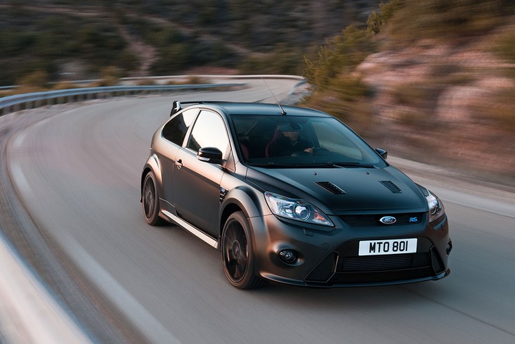 Ford Focus RS500 - limitowana seria na zakończenie produkcji. Pod maską 350 KM na przedniej osi! Bestia.