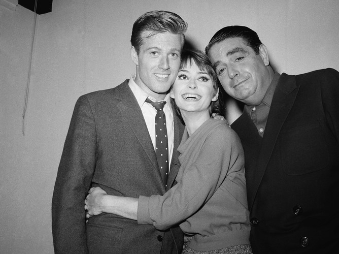 Sukces przyniosła mu główna rola w broadwayowskim przedstawieniu 'Barefoot in the Park' w reżyserii Mike'a Nicholsa (1963)