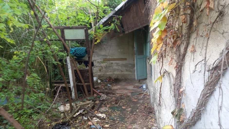 Ulaz u kuću u kojoj su živeli 