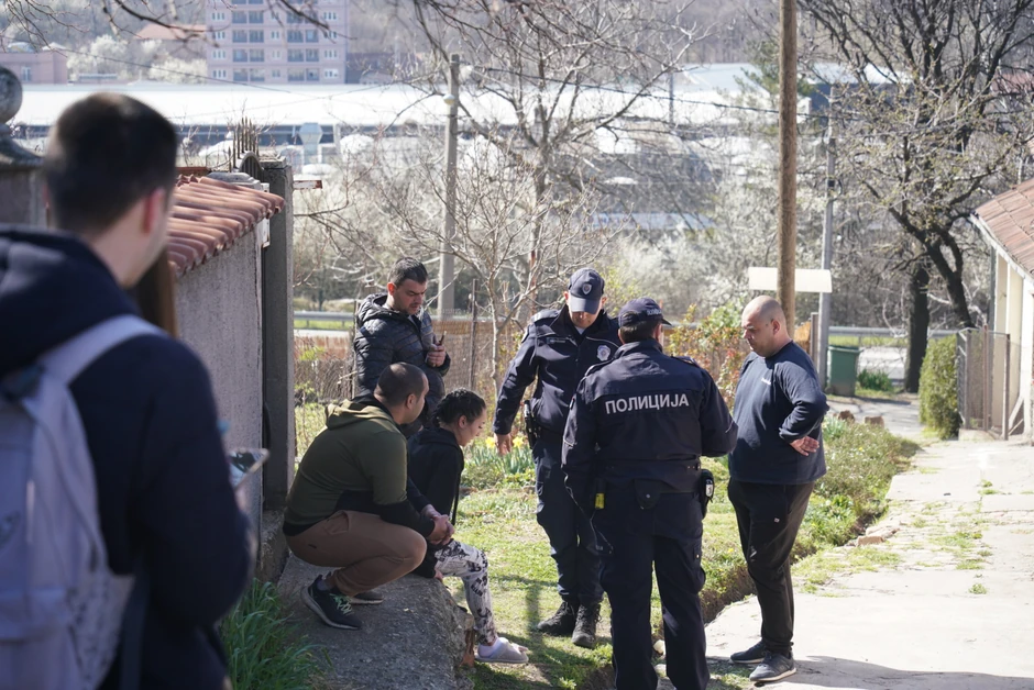 Policija priča s komšijama na Zvezdari