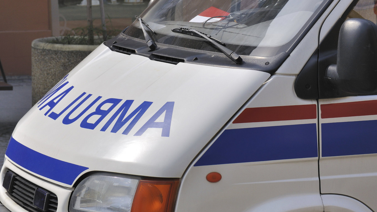 41-letni mieszkaniec Rzeszowa został dziś potrącony na Wiadukcie Tarnobrzeskim w Rzeszowie. Mężczyzna trafił do szpitala.