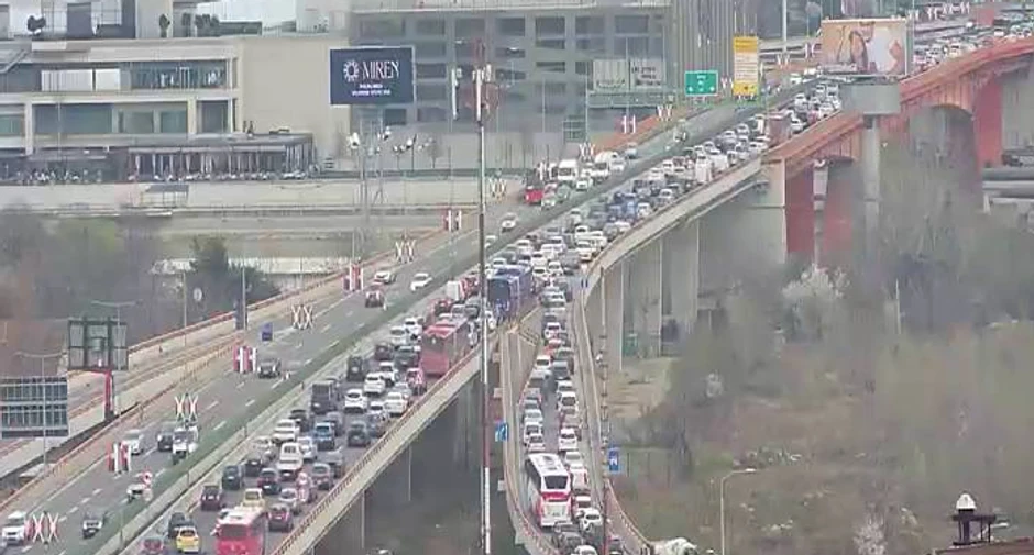 Kolaps na mostu Gazela u smeru ka gradu