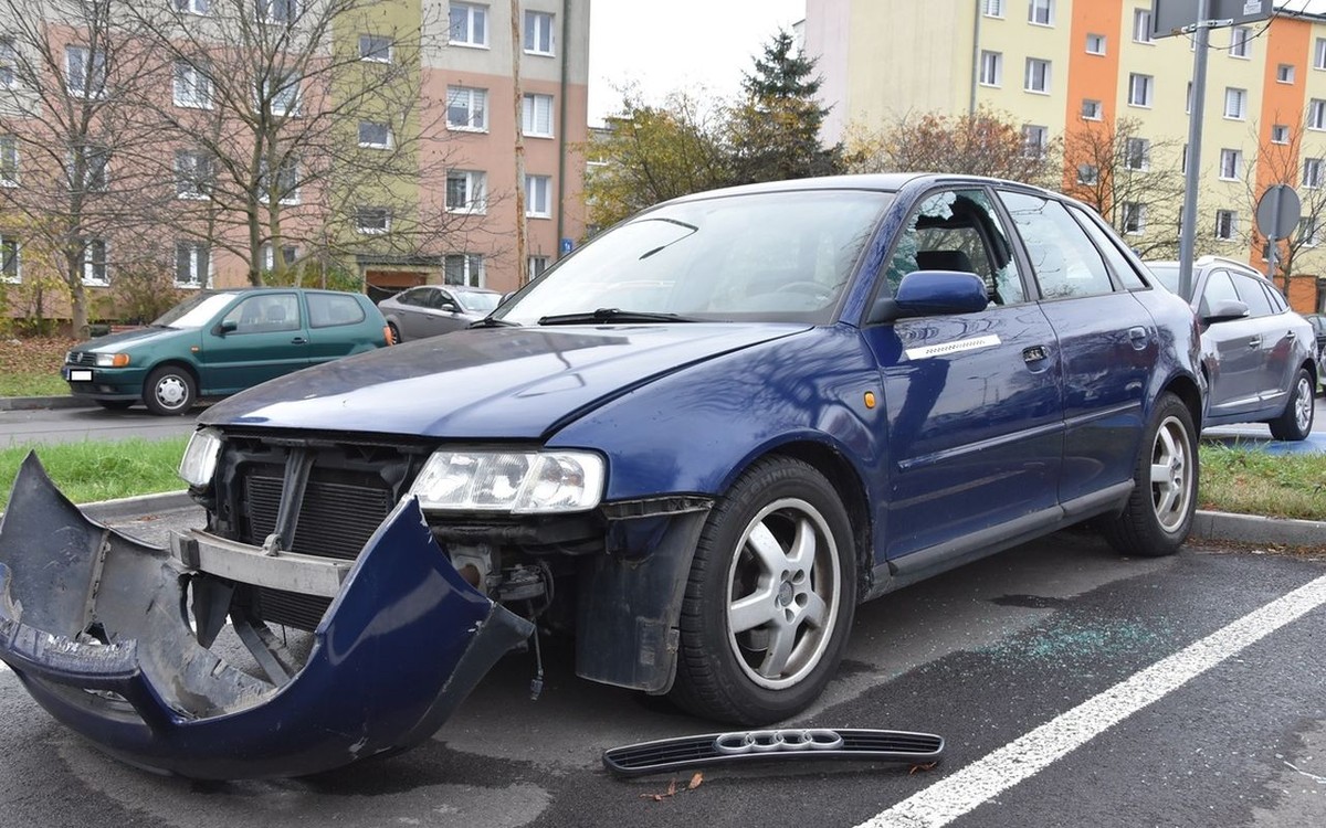 Kradli zderzaki z aut w obawie przed siostrą? To nie był pierwszy raz