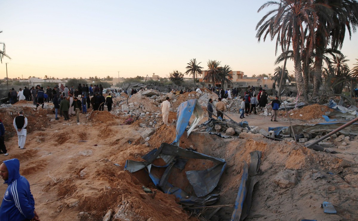 Zniszczzony obóz Państwa Islamskiego w Libii