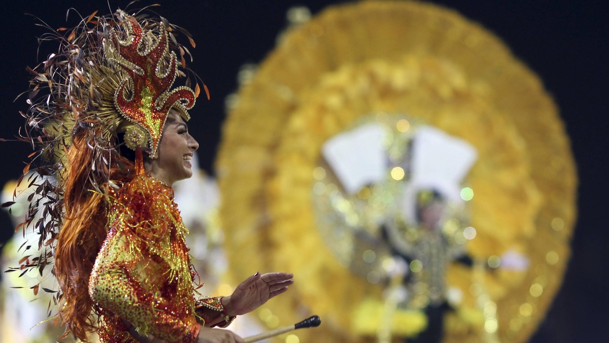 W Brazylii trwają huczne obchody karnawału. Biesiadujący cieszą się słońcem, muzyką na żywo i tańcami. Władze Rio de Janeiro postanowiły zapewnić im również zabezpieczenie, mają zamiar rozdać aż trzy miliony darmowych prezerwatyw - czytamy na stronach CNN.