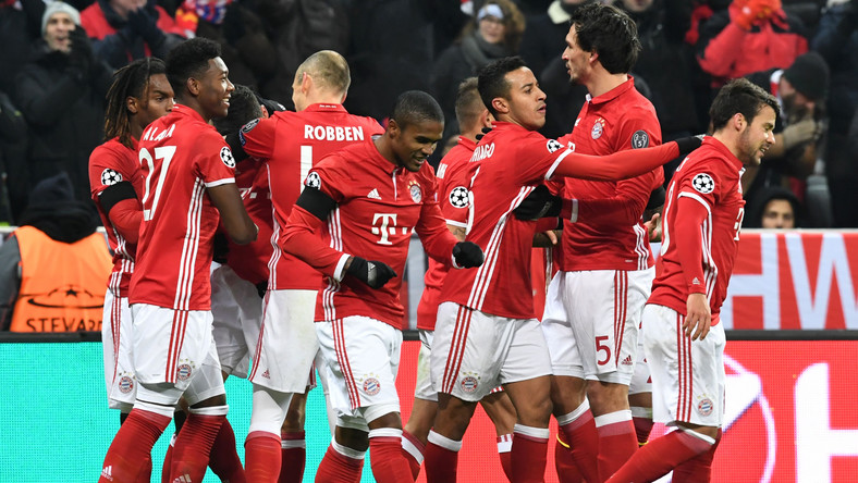 W środę odbędą się ostatnie w tym roku mecze w piłkarskiej ekstraklasie Niemiec. Tego dnia w Monachium zagrają dwie najlepsze w tym sezonie drużyny - miejscowy Bayern oraz nadspodziewanie dobrze spisujący się beniaminek RB Lipsk.