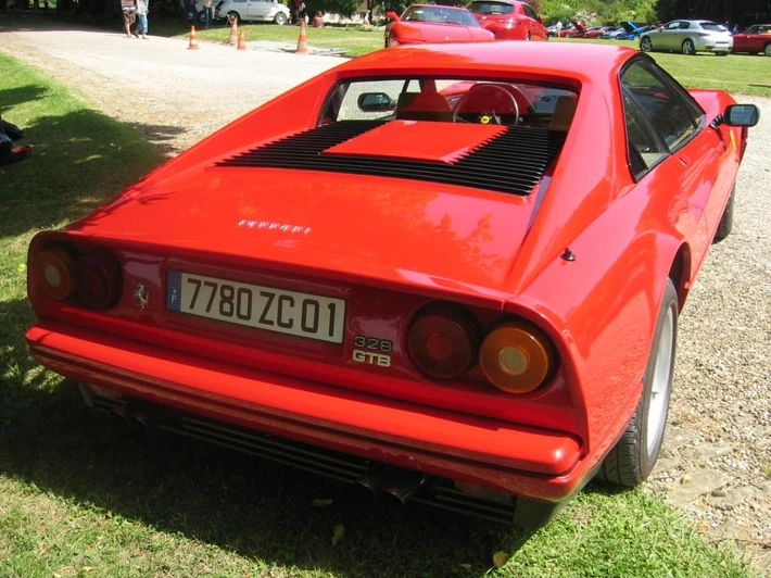 Ferrari 328 GTB