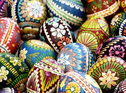 Tłumy gości na jarmarku wielkanocnym w skansenie