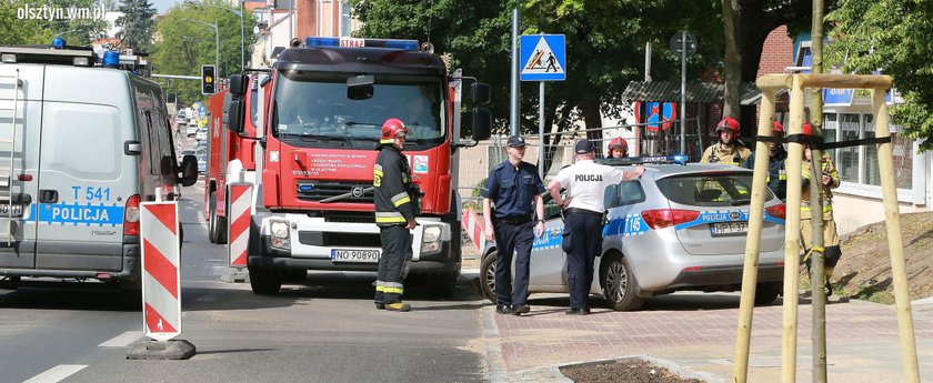 Ewakuacja komendy policji przy ul. Partyzantów w Olsztynie