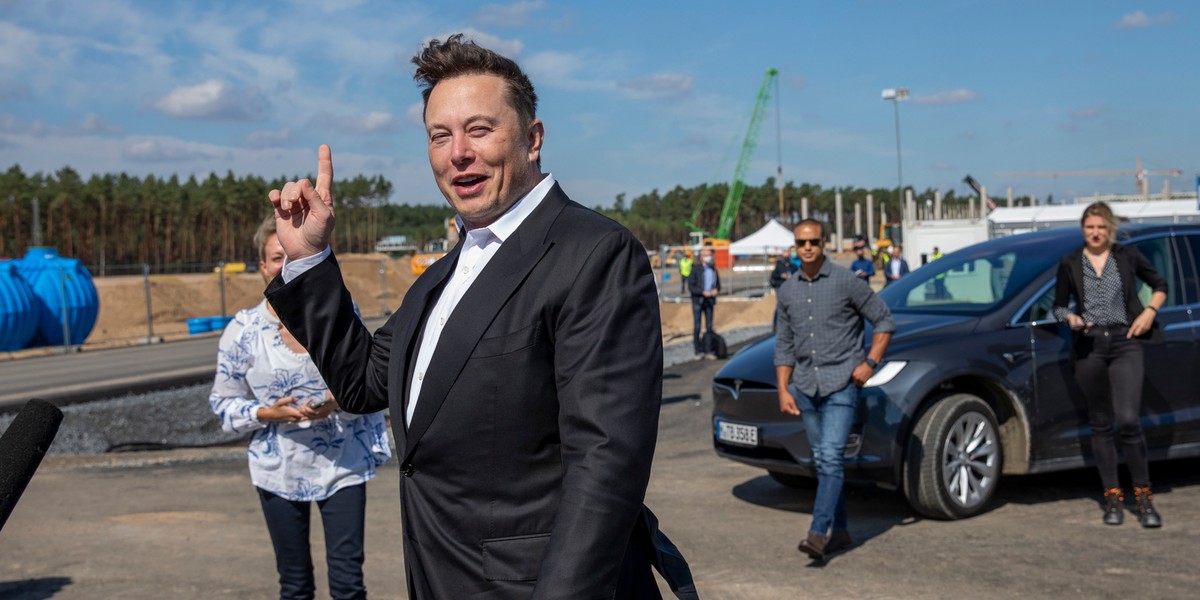 331 mln dolarów zarobiła w ostatnim kwartale Tesla. To o 131 proc. więcej niż przed rokiem.