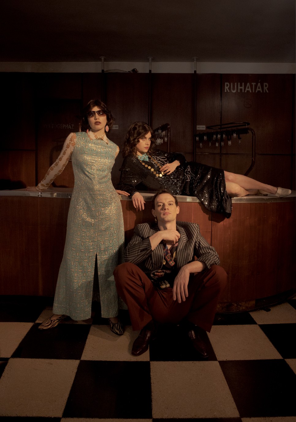 A besúgó sztárjainak vintázs Gucci szettjei visszarepítenek az időben