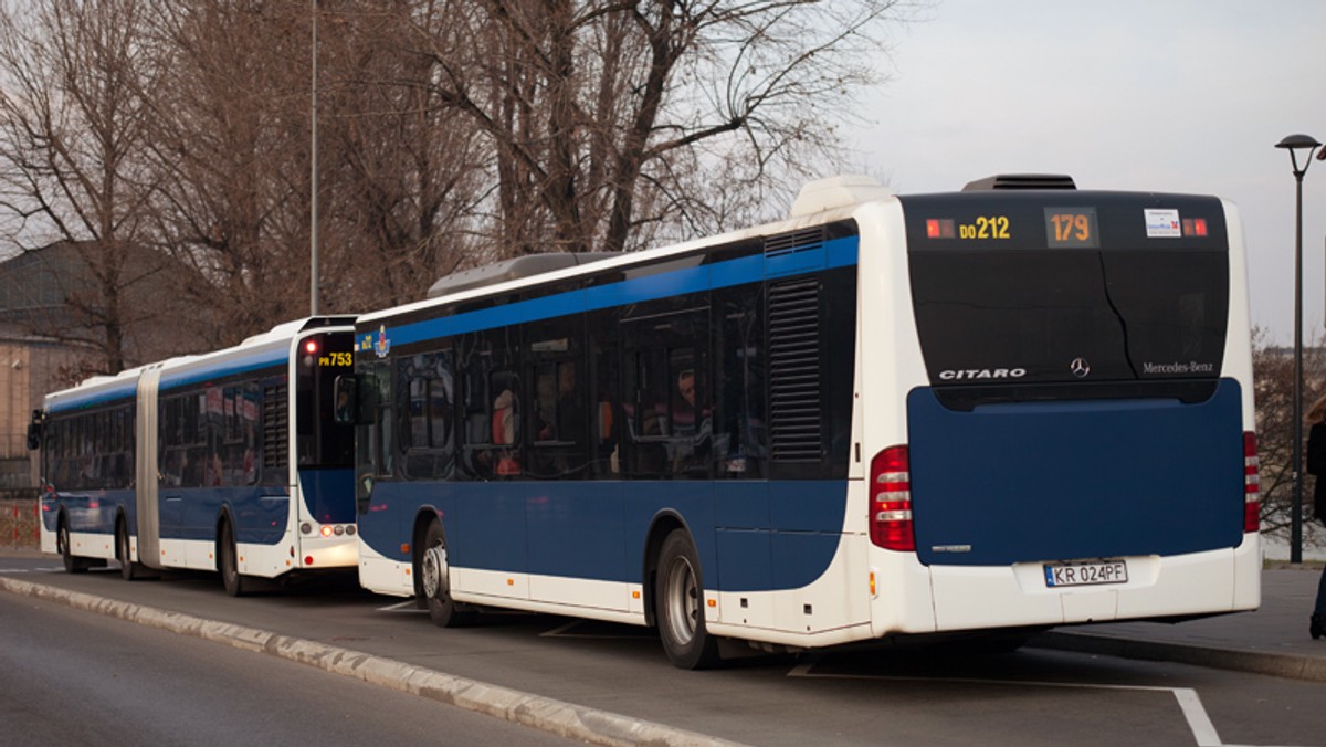 Od soboty, 10 lutego, do piątku, 23 lutego, w związku ze zmniejszonymi potrzebami przewozowymi w okresie szkolnych ferii zimowych oraz przerwy międzysemestralnej w szkołach wyższych, zostaną wprowadzone ograniczenia w komunikacji miejskiej.