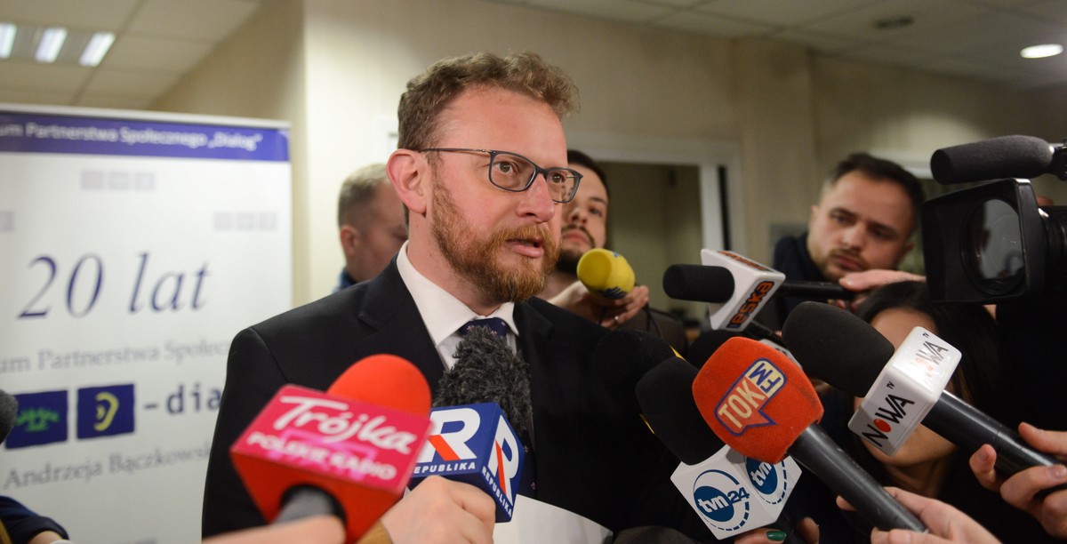 Zmniejszenie biurokracji, dostęp online do recepty i skierowania - priorytety nowego ministra zdrowia