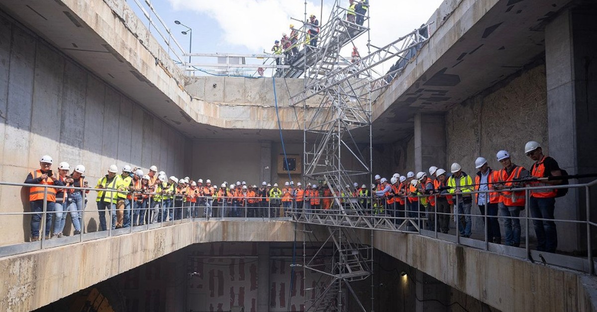 Budowa II linii metra w Warszawie. Tunele na Bemowie gotowe. Pora na tory i perony