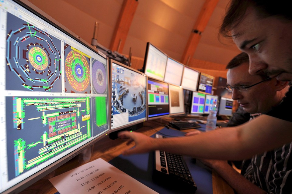 SZWAJCARIA CERN AKCELERATOR LHC