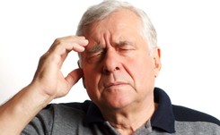 Objawy neurologiczne częste u pacjentów z COVID-19: zawroty i bóle głowy, zaburzenia węchu...