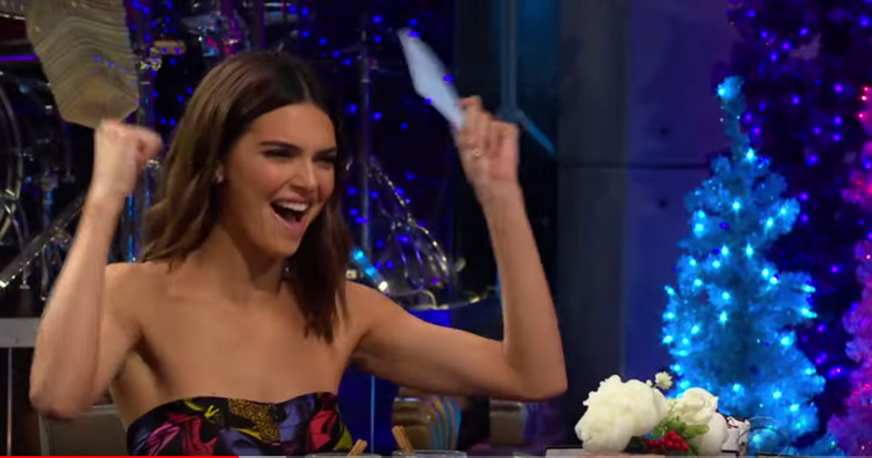 Kendall Jenner i Harry Styles w "The Late Late Show"