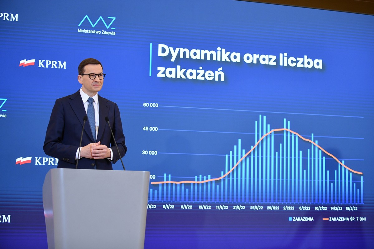 Mateusz Morawiecki podczas konferencji prasowej w KPRM w Warszawie