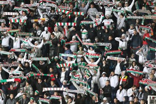 Legia gra dzisiaj o swą przyszłość: Trzy lata od przejęcia z rąk koncernu ITI klub nadal przynosi straty