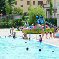 Egy 55 éves férfi majdnem belefulladt a fehérvári strand medencéjébe