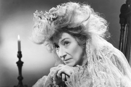 Trebalo je da se uda za LJUBAV SVOG ŽIVOTA, a onda joj se desila najveća izdaja zbog koje je 35 godina provela OBUČENA U VENČANICU i zatvorena u vili