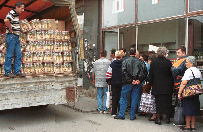 devedesete nestašice, redovi