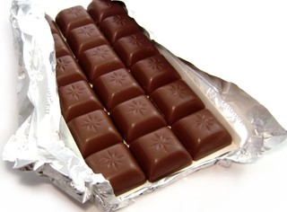 Czekolada potaniała, ponieważ koronawirus uderzył w popyt na kakao