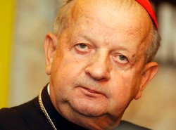 Kardynał Dziwisz dostanie Superwiktora