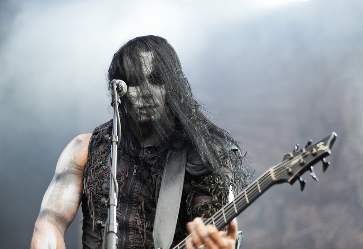 Wystarczy hasło „heavy metal” i lokalni decydenci dostają alergii – mówi lider zespołu Kat. Protesty mają miejsce również przed występami innych zespołów grających ostrą muzykę. Na zdjęciu koncert zespołu Behemot
