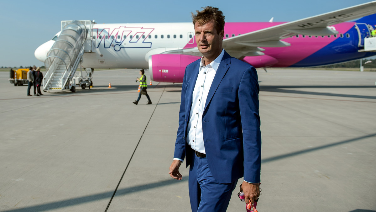W Porcie Lotniczym Lublin bazę operacyjną uruchomiły linie Wizz Air. Ma to związek ze zwiększeniem lotów tego węgierskiego przewoźnika z Lublina. W roku 2015 lubelskie lotnisko ma obsłużyć 230 tys. pasażerów, a w roku następnym 430 tys.