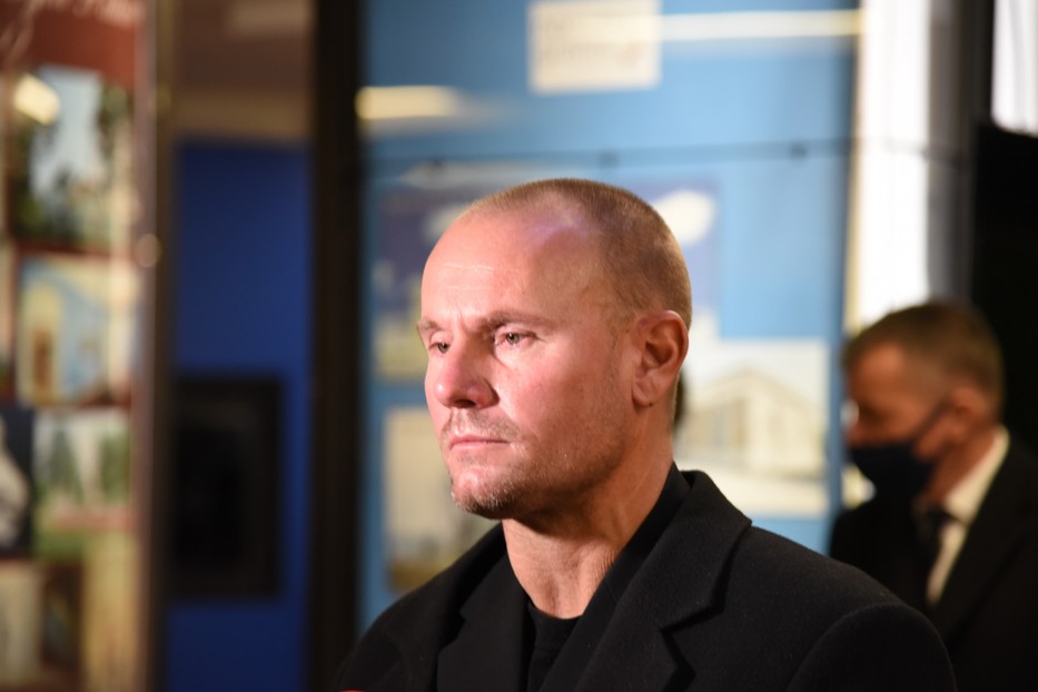 Osszeroppant Pecsi Ildiko Temetesen A Fia Csaba Blikk