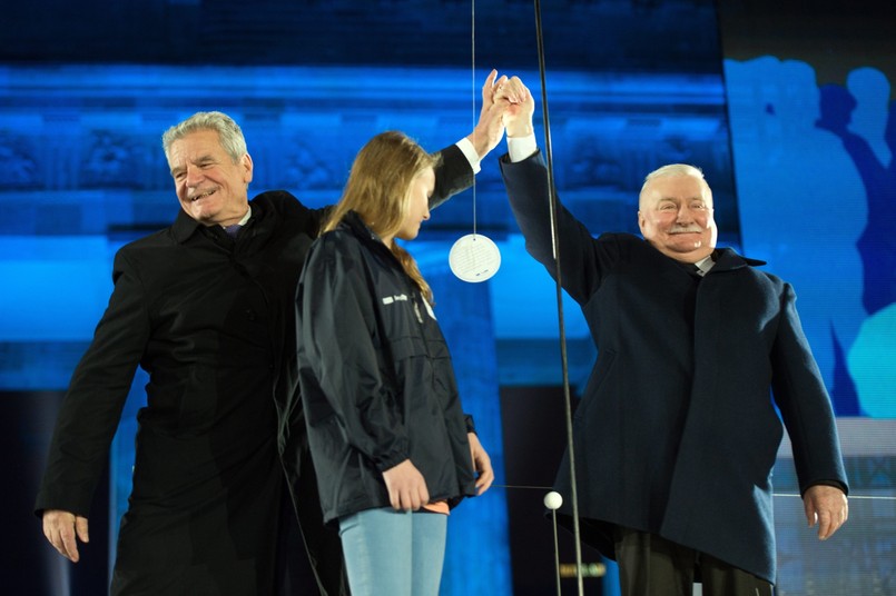 Gośćmi uroczystości przed Bramą Brandenburską byli Lech Wałęsa i Michaił Gorbaczow,