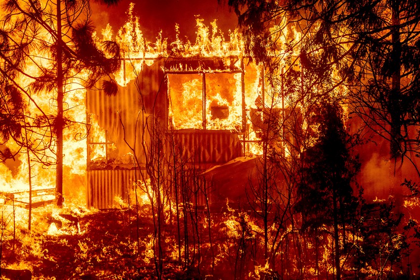 Požar Diksi u okrugu Plumas u Kaliforniji